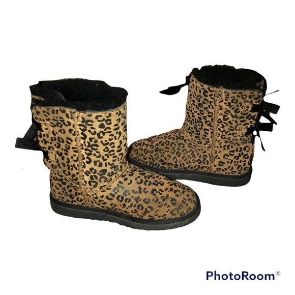 UGG Bailey Bow Womens Leopard/Cheetah Print Shearling Lined Boots Size 4 - Picture 5 of 9
